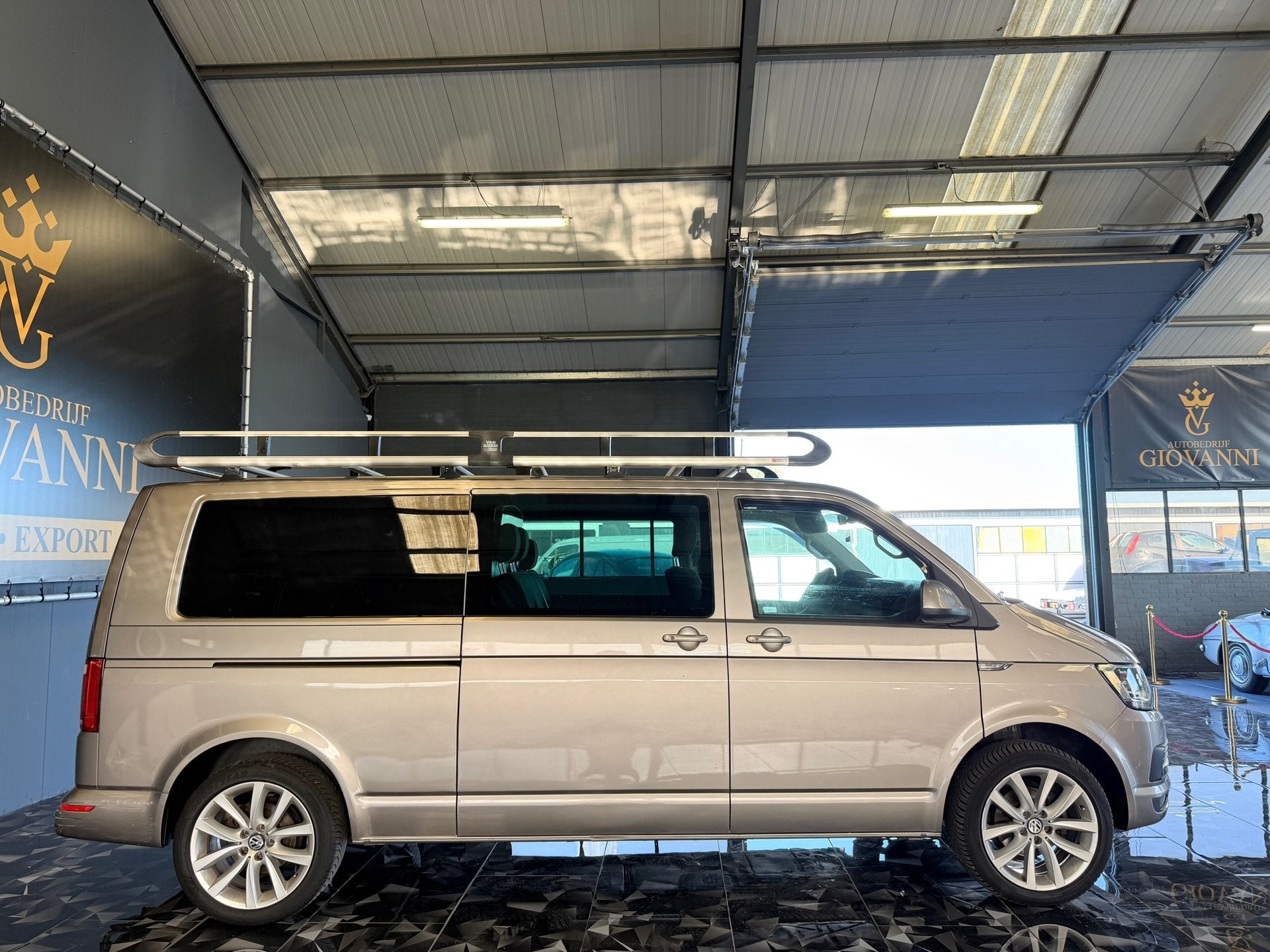Volkswagen Transporter 2.0 TDI L2H1 DC Highline inruil mogel, Auto's, Navigatiesysteem, Gebruikt, Euro 6, 4 cilinders