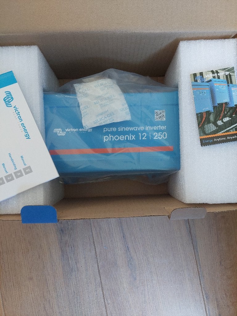Victron Energy Phoenix Inverter Omvormer 12/250 - ongebruikt, Ophalen of Verzenden, Nieuw