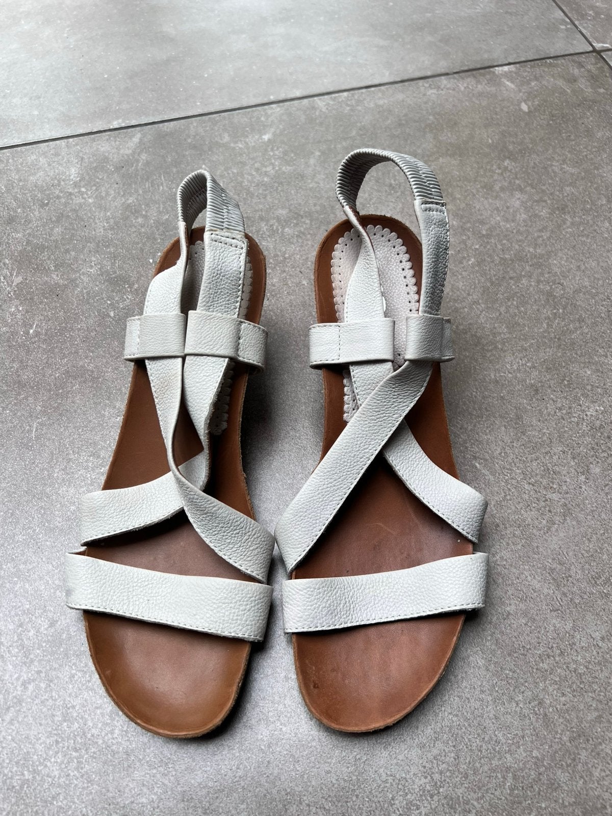 ARA WITTE ECHT LEREN SANDALEN OPEN SCHOENEN MAAT 40, Wit, Zo goed als nieuw, Sandalen of Muiltjes, Ophalen of Verzenden