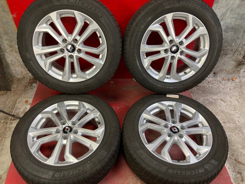 Winterbanden Renault Captur 215/60R17 Michelin, Auto-onderdelen, ., Banden en Velgen, 17 inch, .