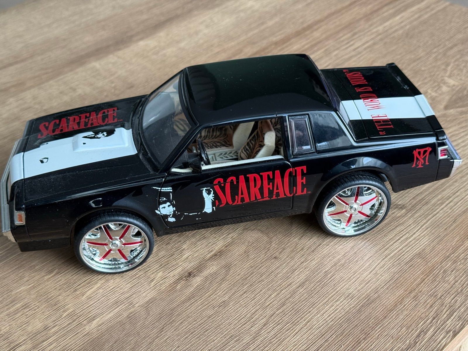 Unieke Buick Regal 1987 Scarface Modelauto (1:18), Hobby en Vrije tijd, Modelauto's | 1:18, Overige merken, Auto, Ophalen of Verzenden