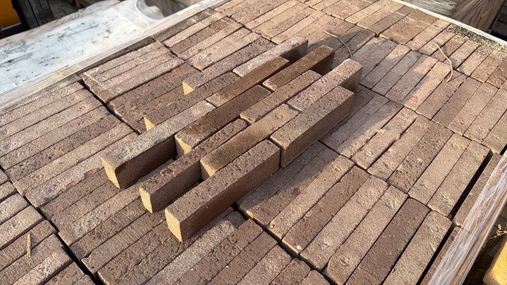 25 m2 gebakken Waaltjes strips / zaagstrips, Ophalen of Verzenden, Zo goed als nieuw, 10 m² of meer, Klinkers