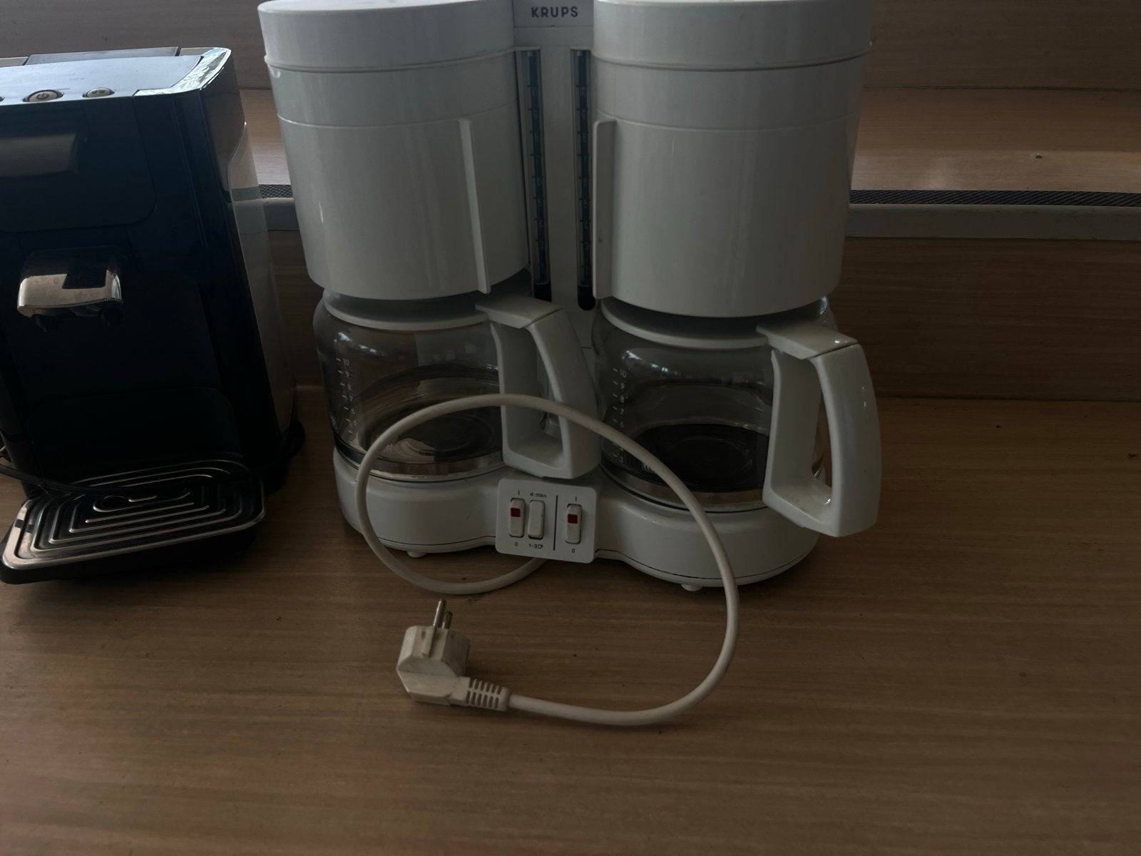 Waterkokers en koffiezetapparaten voor elk huis!, Ophalen, Koffiepads en cups, Gebruikt, Koffiemachine