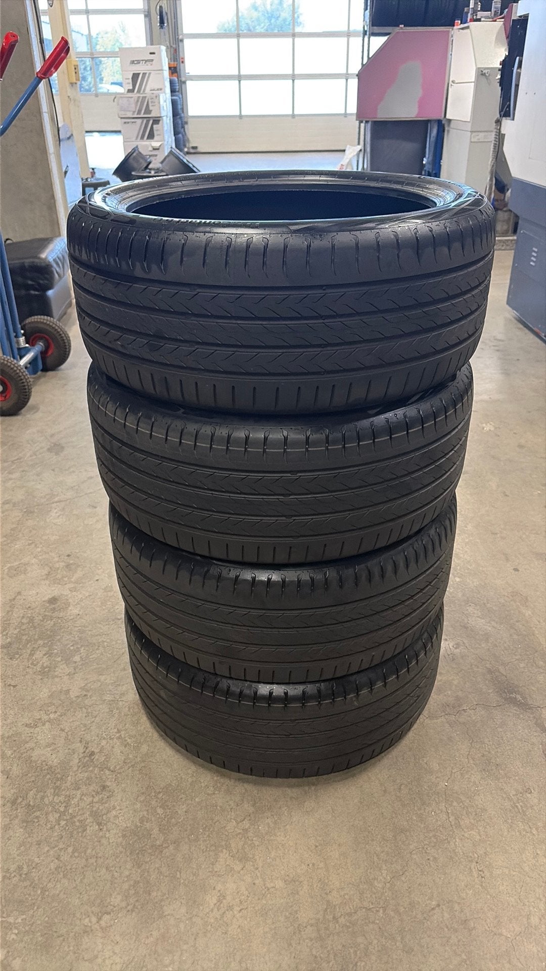 255\40R20 Continental eco contact 6Q DEMO, Auto-onderdelen, Ophalen, Gebruikt, 255 mm, Band(en)