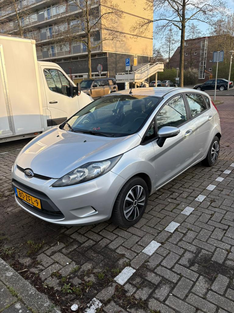 Ford Fiësta 1.25 60KW 5DR 2012 Grijs