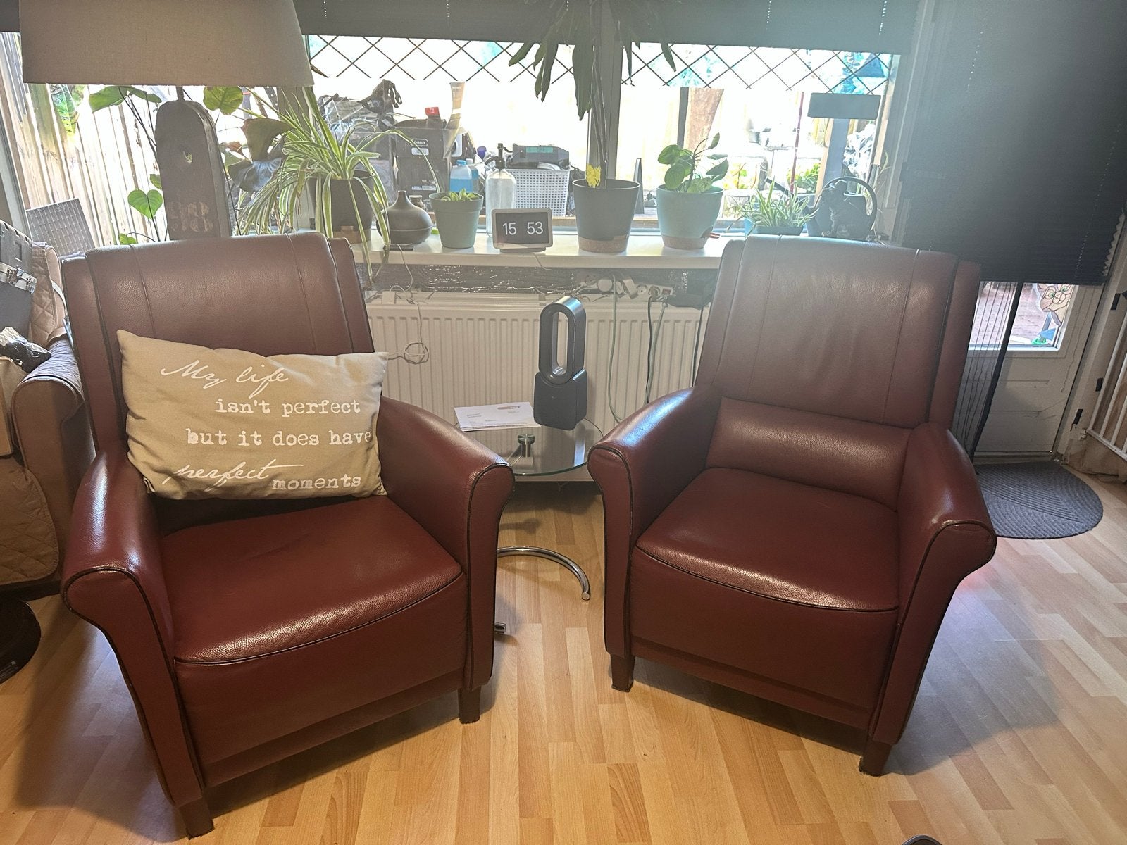 Twee comfortabele leren fauteuils, bordeauxrood, Ophalen, Zo goed als nieuw, Leer, 75 tot 100 cm