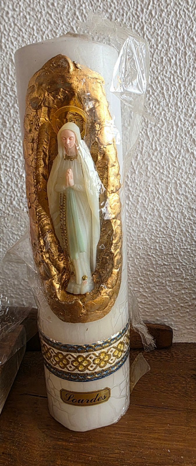 Ongebruikte Lourdes kaars 25 cm met Maria en grot, Antiek en Kunst, Ophalen of Verzenden