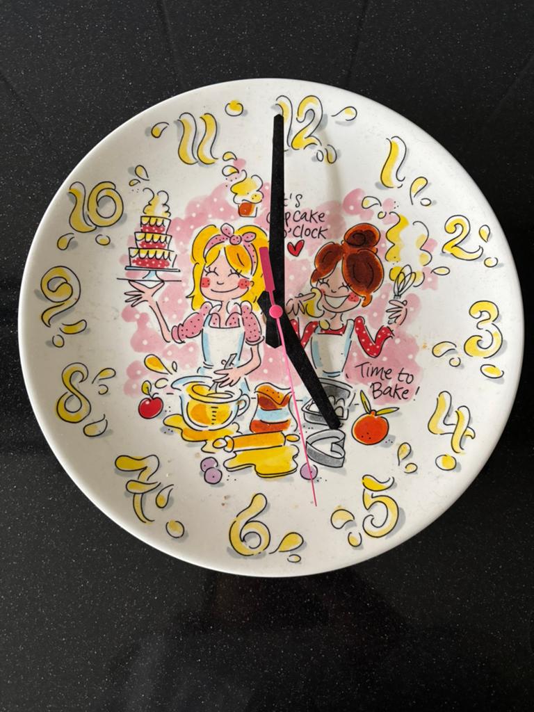 Blond Amsterdam klok - time to bake, Huis en Inrichting, Woonaccessoires | Klokken, Ophalen of Verzenden, Zo goed als nieuw, Wandklok