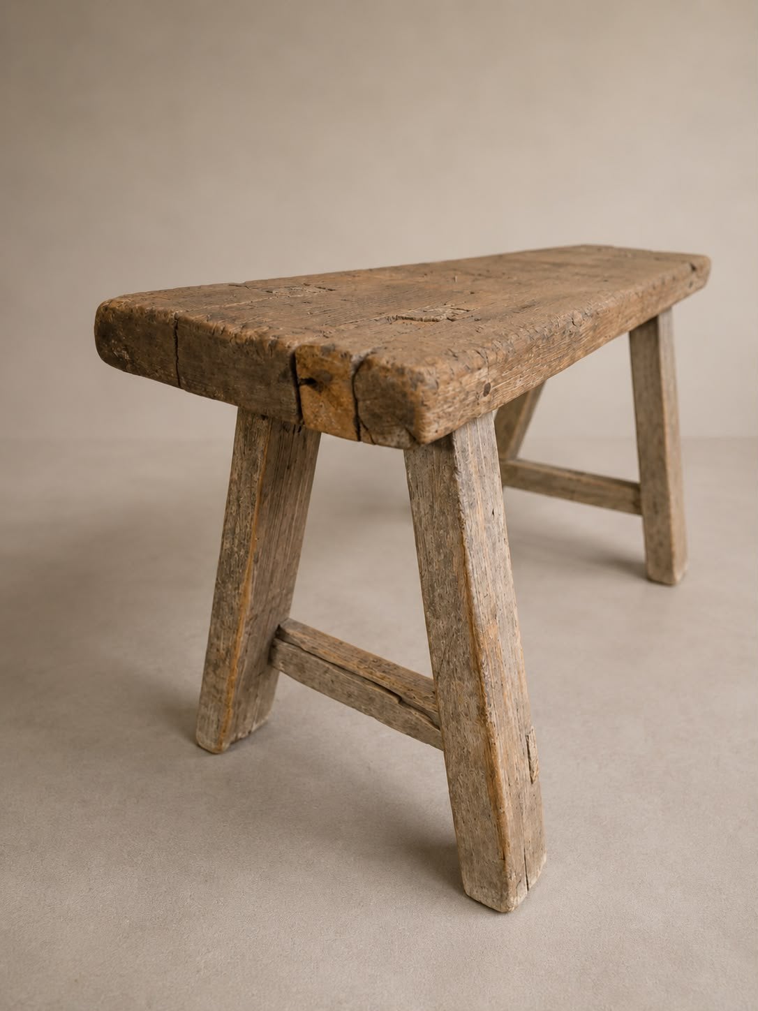 Oud eiken krukje, uniek en sfeervol, Huis en Inrichting, Krukjes, Ophalen, Gebruikt, Hout
