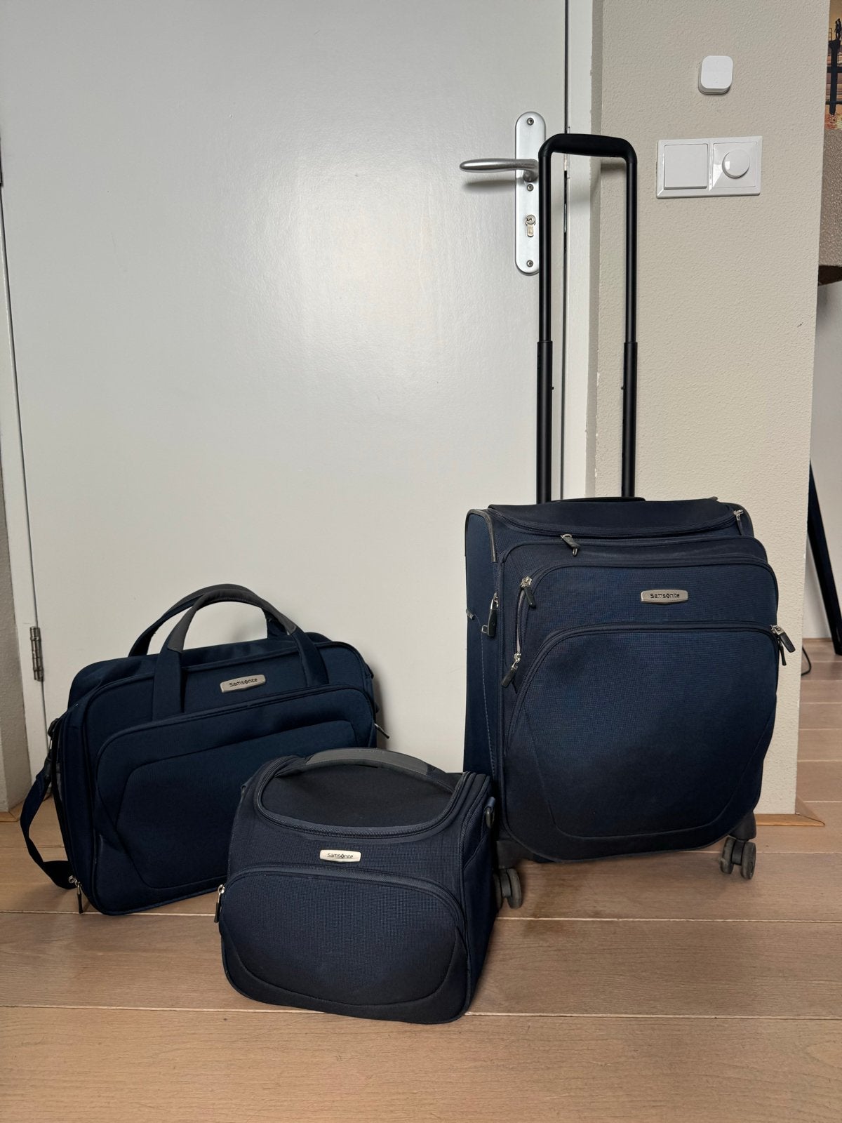 Donkerblauwe Samsonite trolley set met opzettassen, Sieraden, Tassen en Uiterlijk, Tassen | Reistassen en Weekendtassen, Ophalen