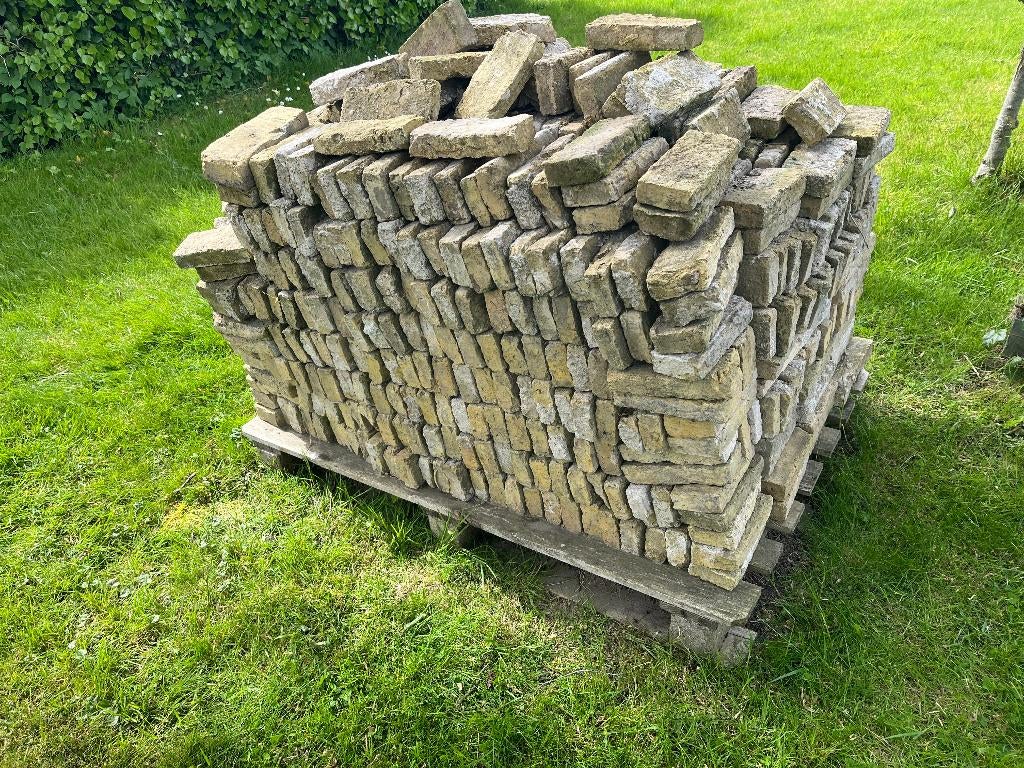 friese geeltjes, Ophalen, Overige materialen, Gebruikt, Klinkers