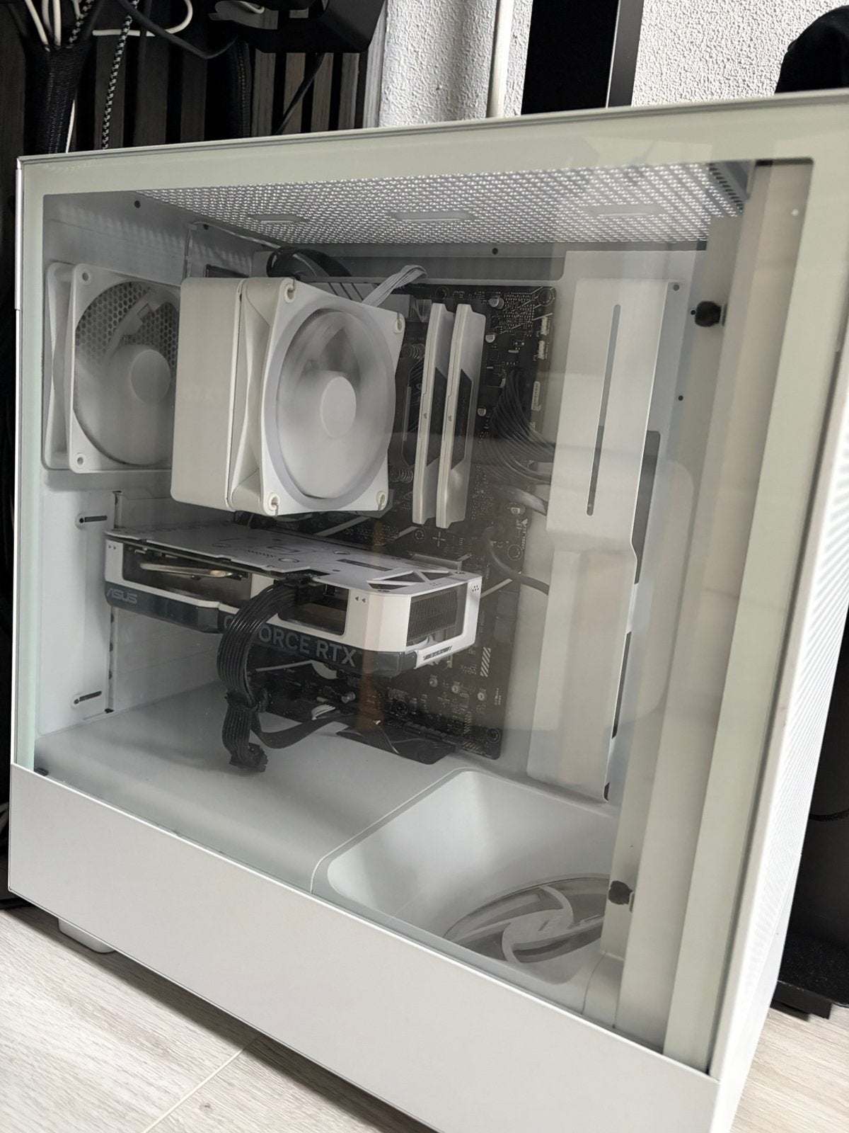 Gaming PC RTX 4060 DDR5 (White Build), Ophalen, 32 GB, Zo goed als nieuw, Gaming