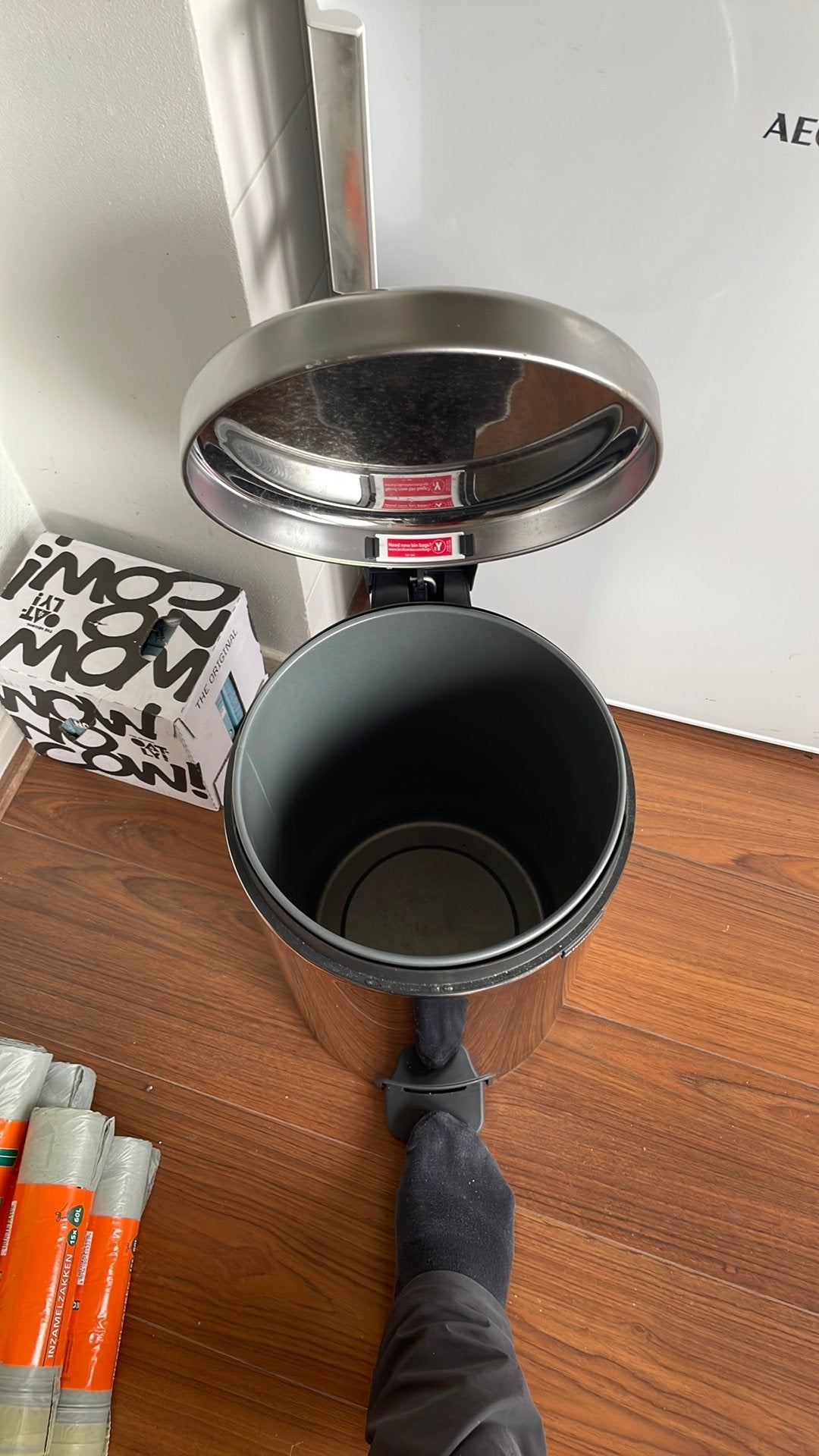 OPHALEN Brabantia NewIcon 20 liter matt steel, Huis en Inrichting, 10 tot 20 liter, Ophalen, Zo goed als nieuw, Rvs