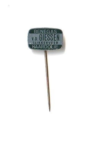 blikken brandstof speld Van de Giessen, Slikkerveer Benegas, Ophalen of Verzenden, Gebruikt, Overige onderwerpen, Speldje of Pin