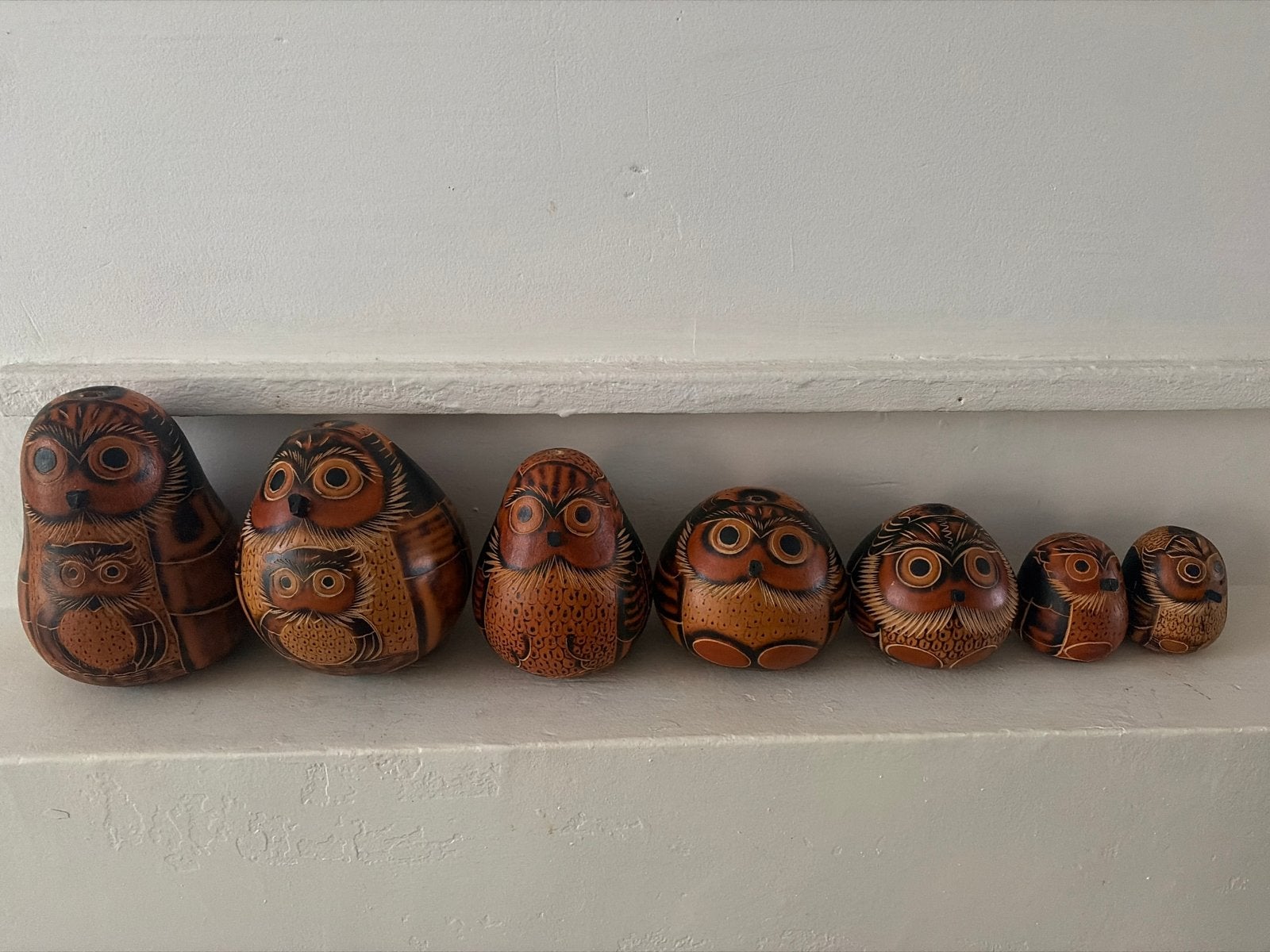 Set van 7 handgesneden uilen van kalebas, Overige stijlen, Ophalen of Verzenden, Zo goed als nieuw, Natuurlijk materiaal