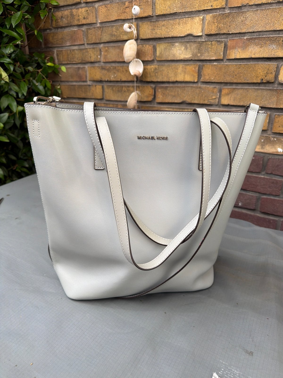 Michael Kors Shopper - Stijlvol en Ruim, Sieraden, Tassen en Uiterlijk, Tassen | Damestassen, Zo goed als nieuw, Shopper, Grijs