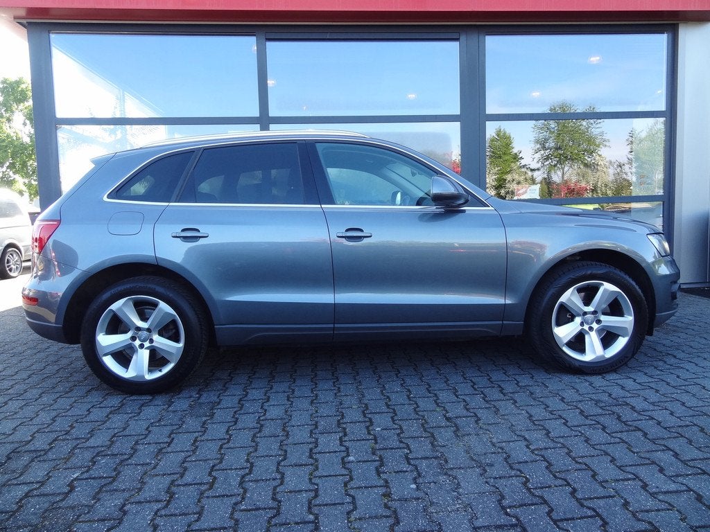 Audi Q5 | 3.2 V6 | Quattro Pro Line | B&O | NL-AUTO | TREKHA, Auto's, Audi, Gebruikt, Zwart, Leder en Stof, Bedrijf