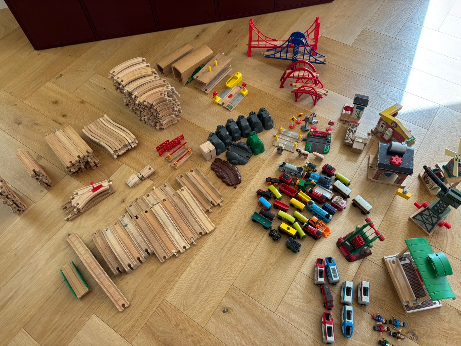 Grote houten treinbaan met accessoires, Ophalen, Gebruikt