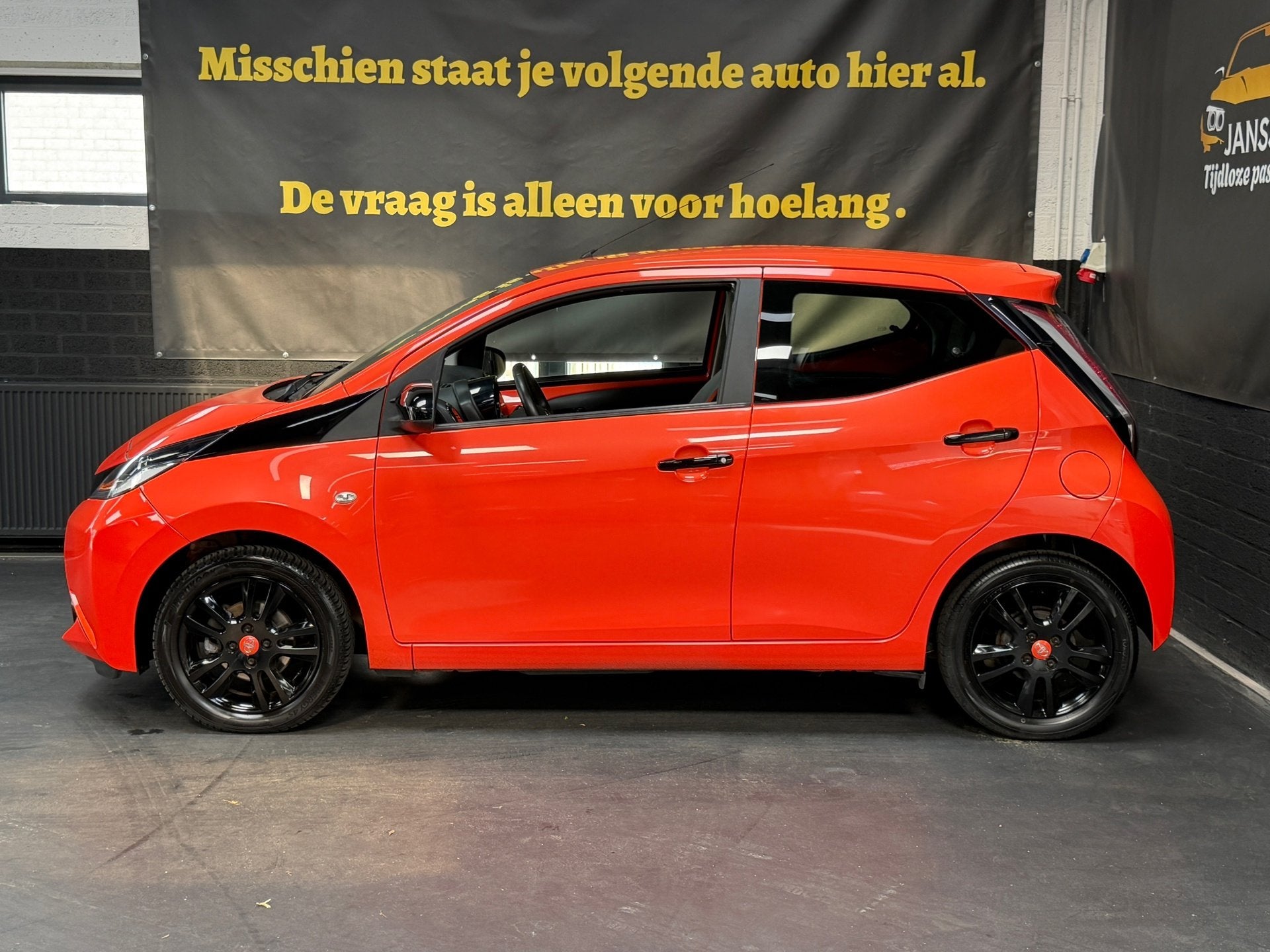Toyota Aygo 1.0 VVT-i x-cite | Airco | Bleuthooth | Camera |, Auto's, Voorwielaandrijving, Euro 5, Stof, Gebruikt