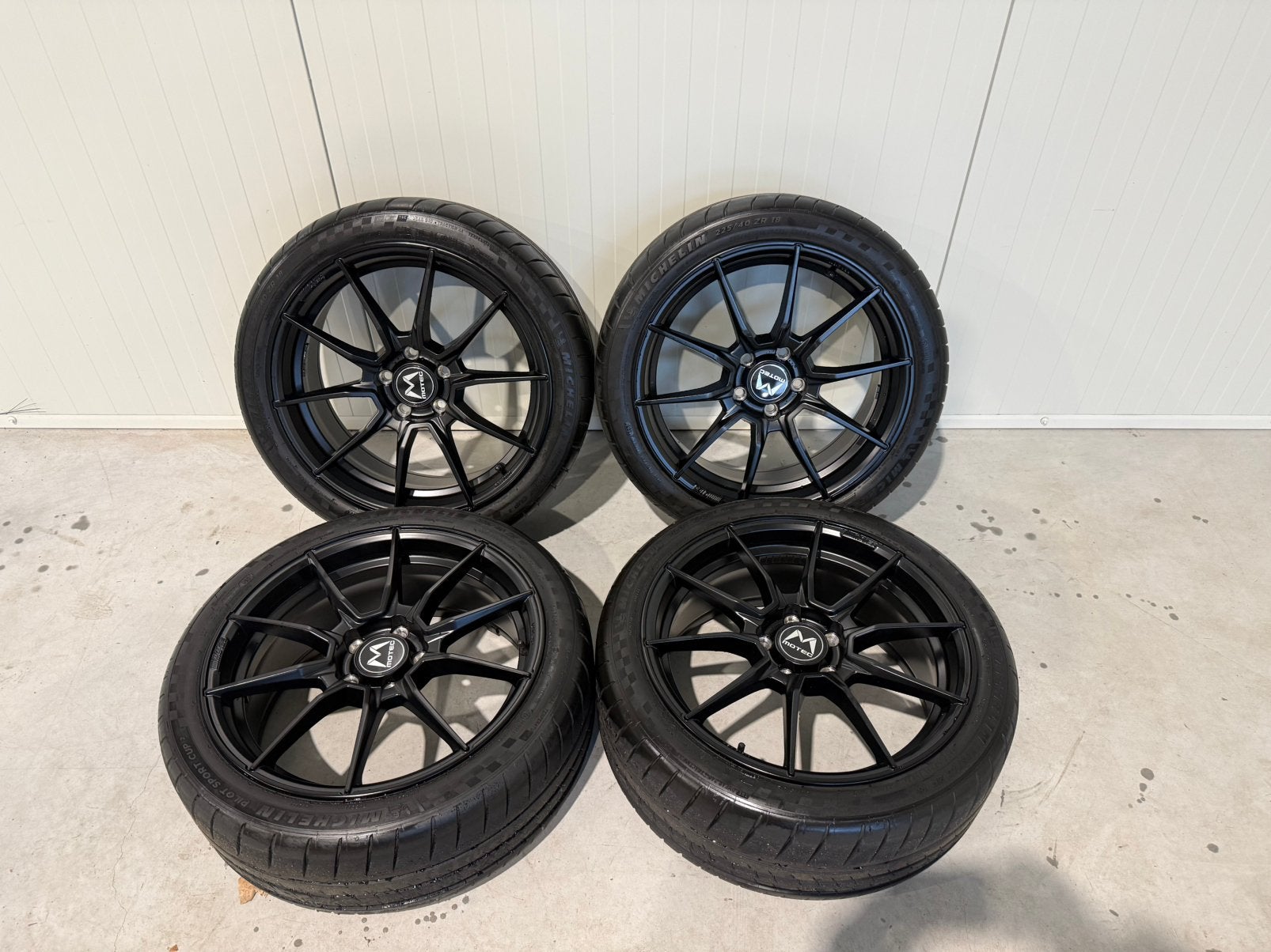 Motec Ultralight MCR-2 18" 5x112 Michelin Pilot Sport Cup 2, Auto-onderdelen, Ophalen, 18 inch, Banden en Velgen, Nieuw