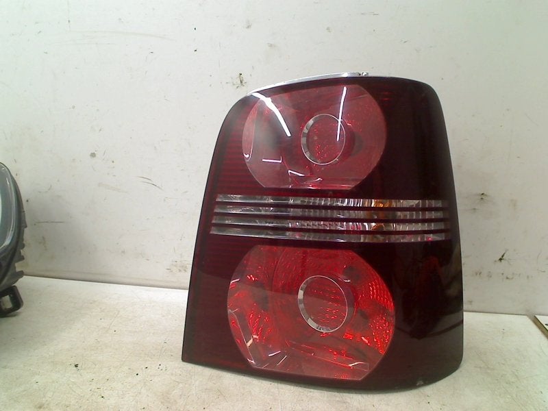 Achterlicht Rechts Volkswagen Touran (1T1/T2) 1T0945096N, Auto-onderdelen, Verlichting, Gebruikt, Volkswagen, Volkswagen AG, Kundenbetreuung@volkswagen.de