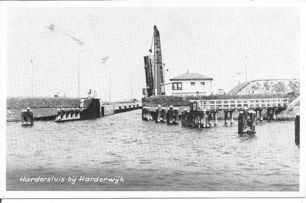 Ansichtkaart Hardersluis bij Harderwijk, Ophalen of Verzenden, 1960 tot 1980, Ongelopen, Gelderland