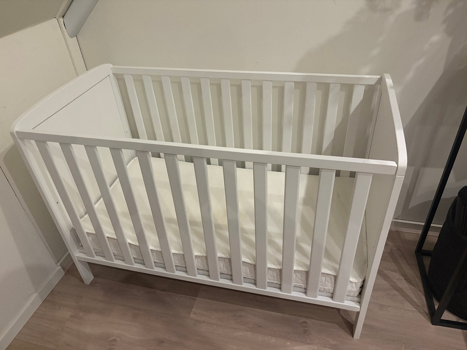 Babybedje 60x120cm met Aerosleep matras, Ophalen, Gebruikt, Ledikant