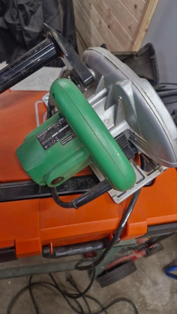 Hitachi cirkelzaag, Doe-het-zelf en Verbouw, Gereedschap | Zaagmachines, Ophalen of Verzenden, 1200 watt of meer, Cirkelzaag, 30 tot 70 mm