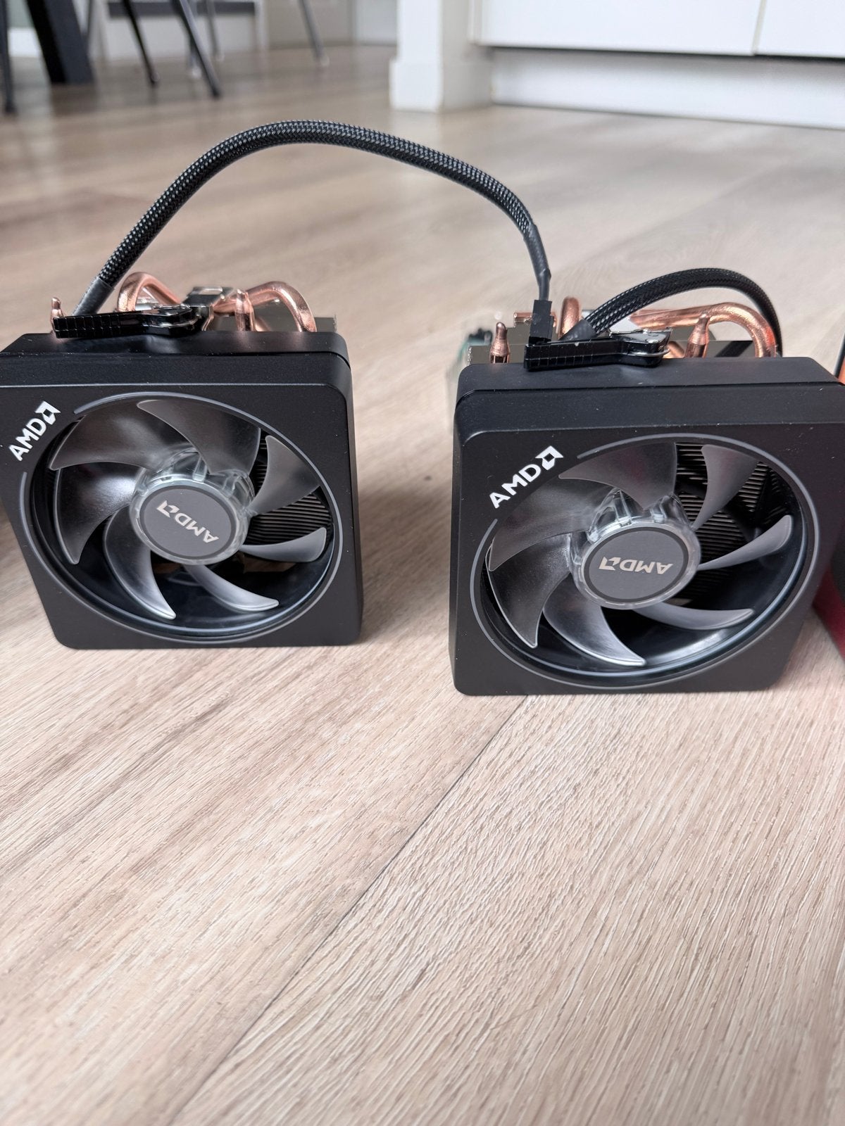 AMD Wraith Prism CPU Koeler (2 stuks), Computers en Software, Computerkoelers, Ophalen of Verzenden, Zo goed als nieuw, Luchtkoeling