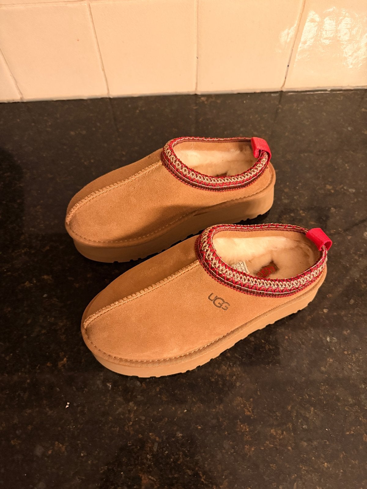 Nieuwe UGG TAZZ Dames Pantoffels - Ongebruikt, Kleding | Dames, Schoenen, Nieuw, Pantoffels of Sloffen, Bruin, Verzenden