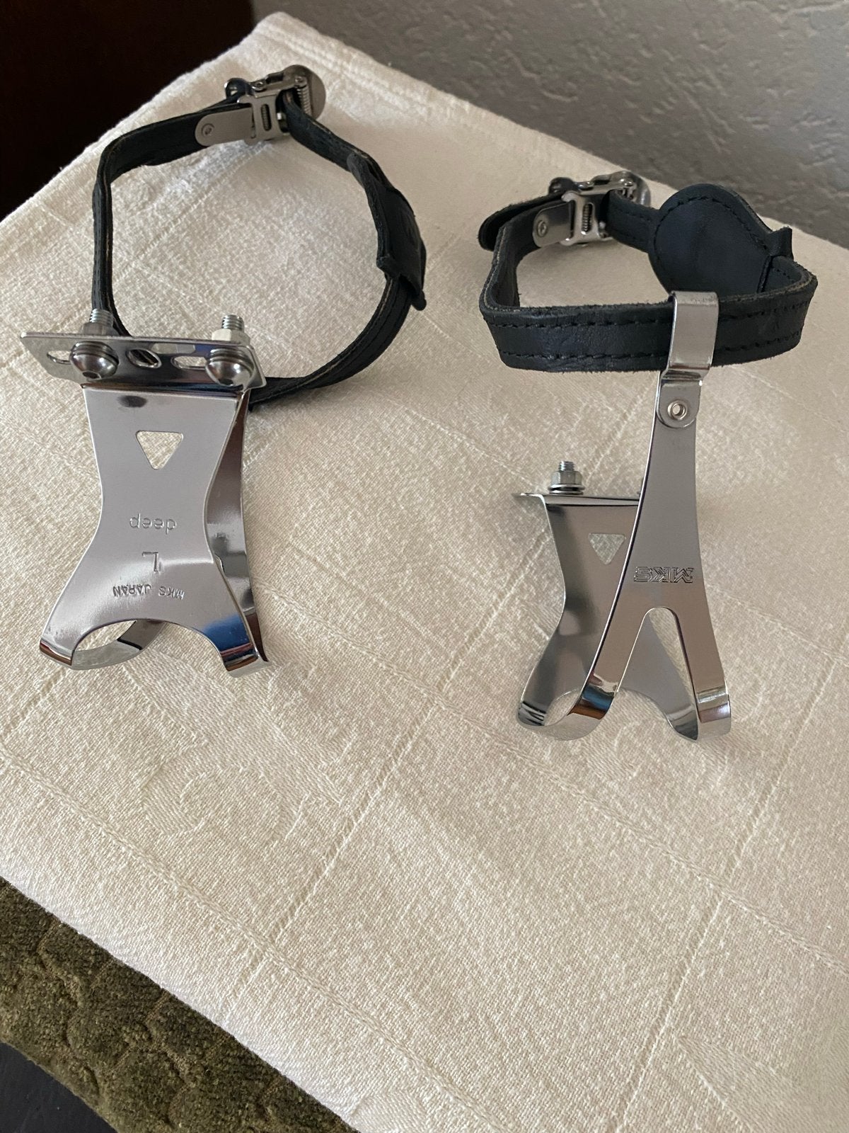 MKS Japan Deep L Toe Clips met Leren Riemen, Crankstel of Pedalen, Gebruikt, Staal, Ophalen of Verzenden