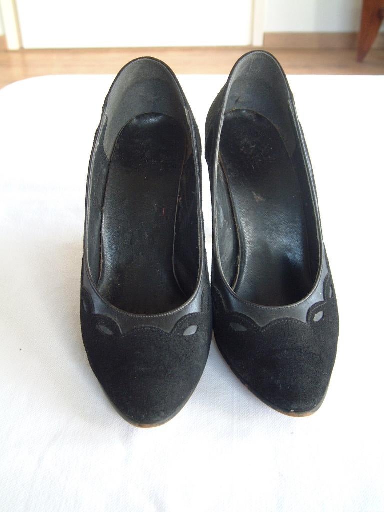 keurige vintage zwarte jaren 70 hak schoenen maat 5 1/2, Kleding | Dames, Schoenen, Ophalen of Verzenden, Zo goed als nieuw, Zwart