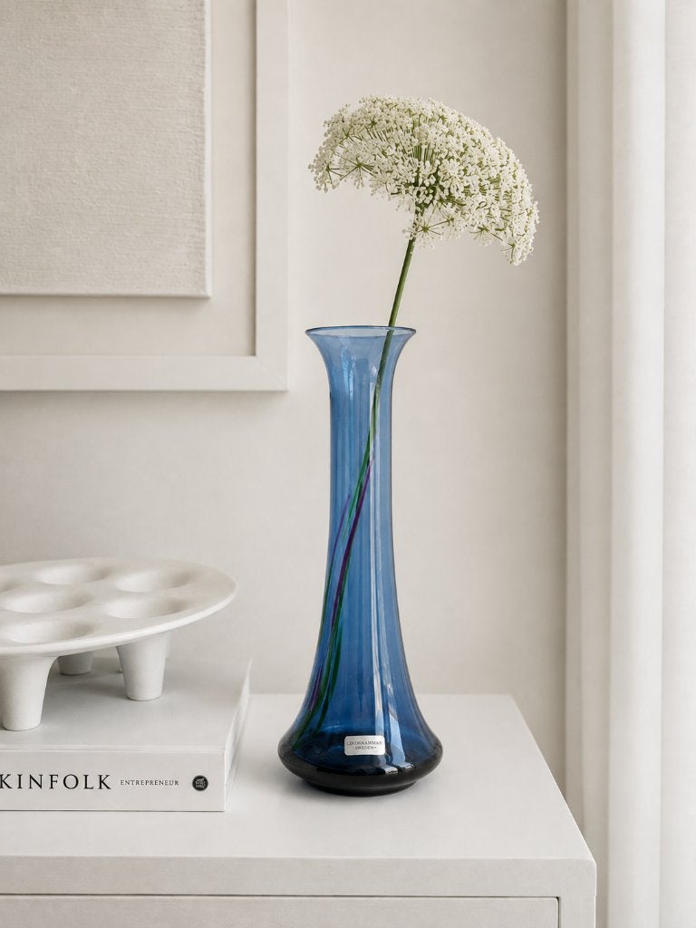 Zweeds Lindshammar glazen vaas blauw kunstglas, 23 cm, Blauw, Ophalen of Verzenden, Handgemaakt