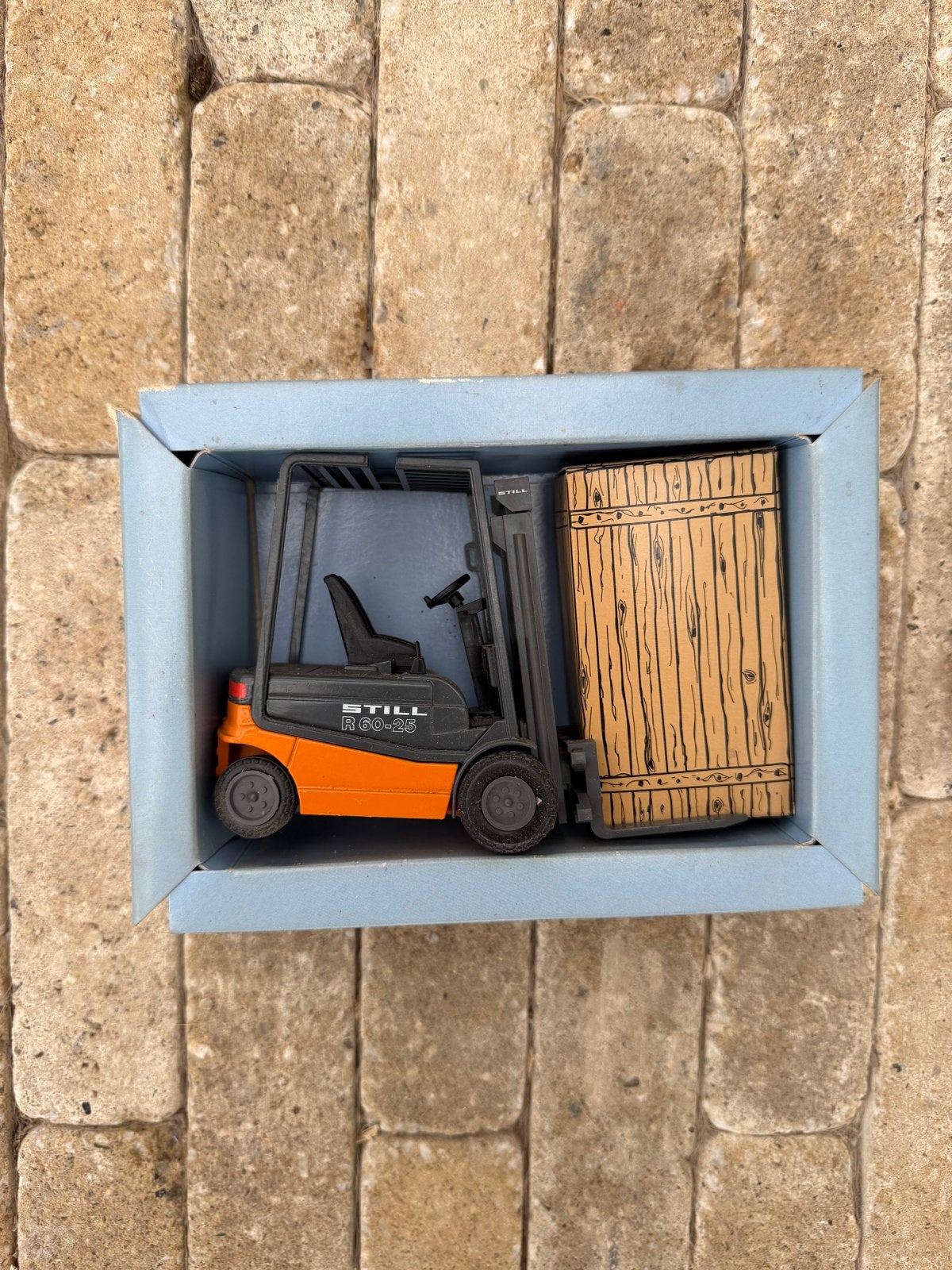 Miniatuur heftruck Still R60-25 met pallet, Overige merken, 1:32 tot 1:50, Overige typen, Ophalen of Verzenden