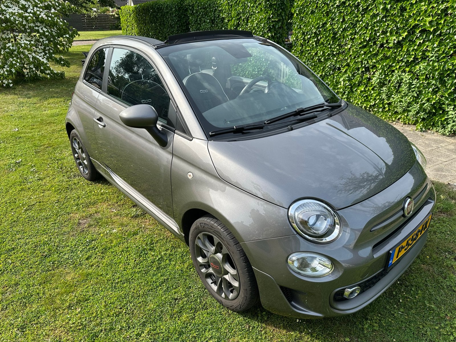 Fiat 500 cabrio 1.2 rockstar automaat in nieuwstaat!, 40 €/maand, 4 cilinders, Cabriolet, 4 stoelen