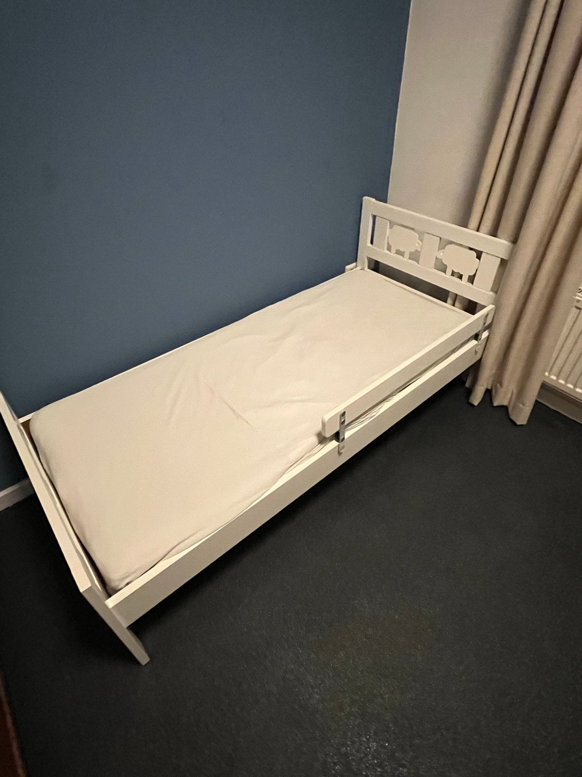 IKEA SMÅSTAD uitschuifbaar kinderbed met matras, Huis en Inrichting, Verstelbaar, Eenpersoons, Wit, Ophalen of Verzenden