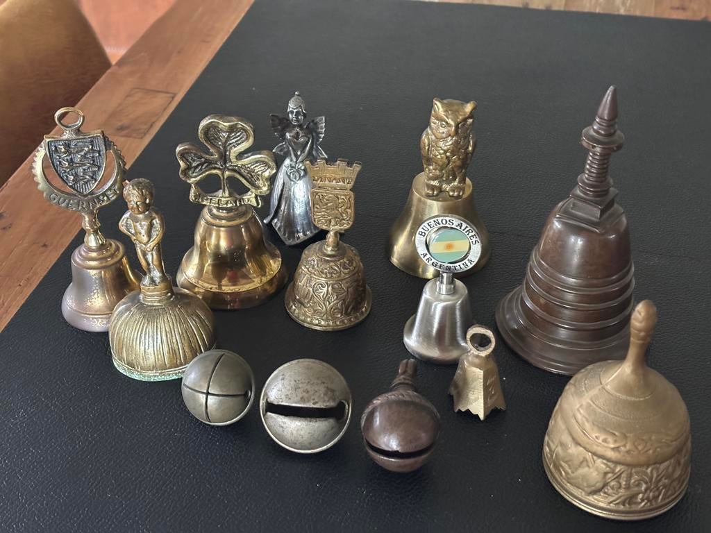 Verzameling van 13 tafelbellen, Antiek en Kunst, Ophalen of Verzenden