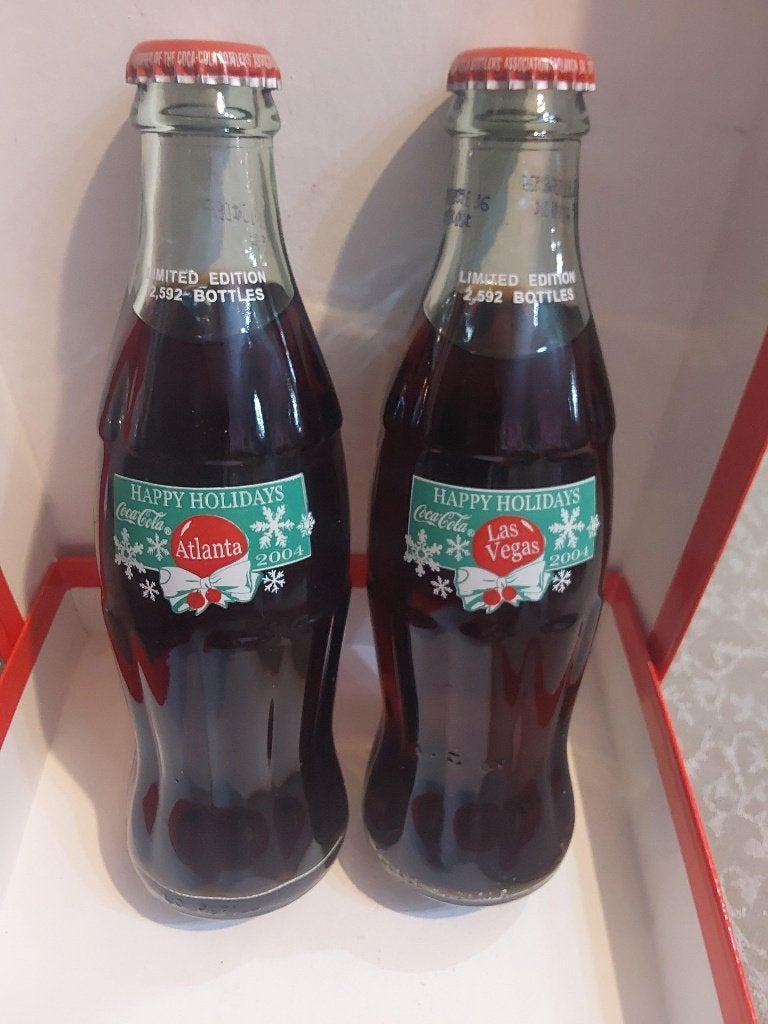 Coca Cola flessen set Las Vegas en Atlanta Happy Holidays, Verzamelen, Ophalen of Verzenden