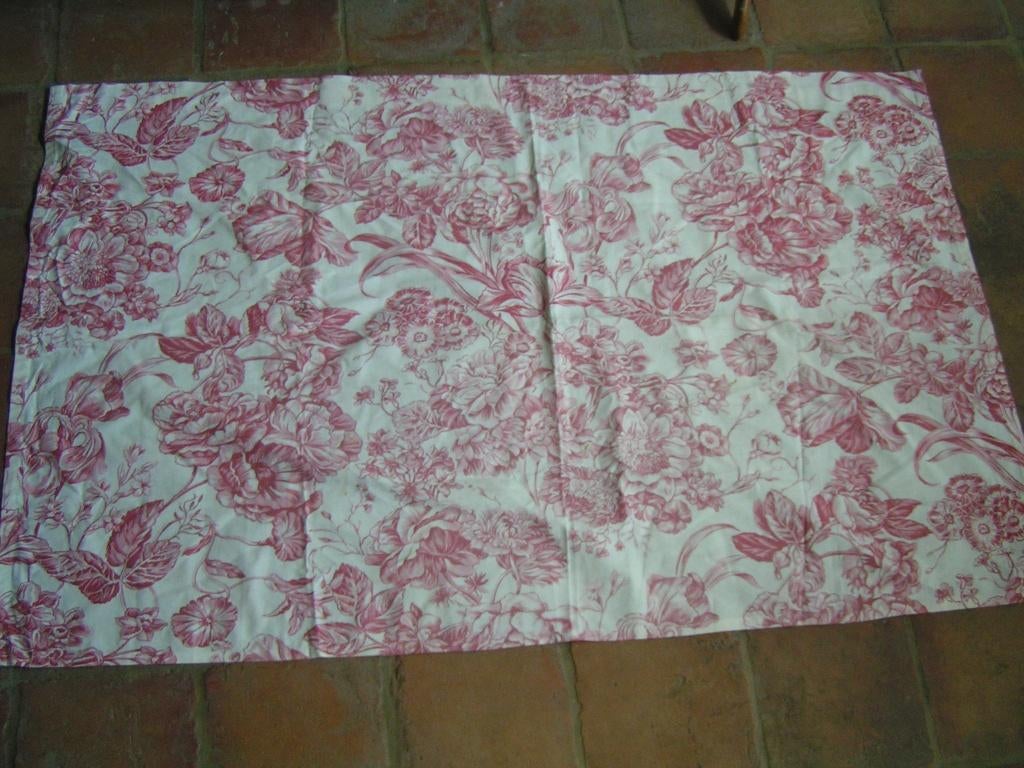 2 gordijnen en een kussenhoes nr XX 556, 100 tot 150 cm, Verzenden, Zo goed als nieuw, Overige kleuren