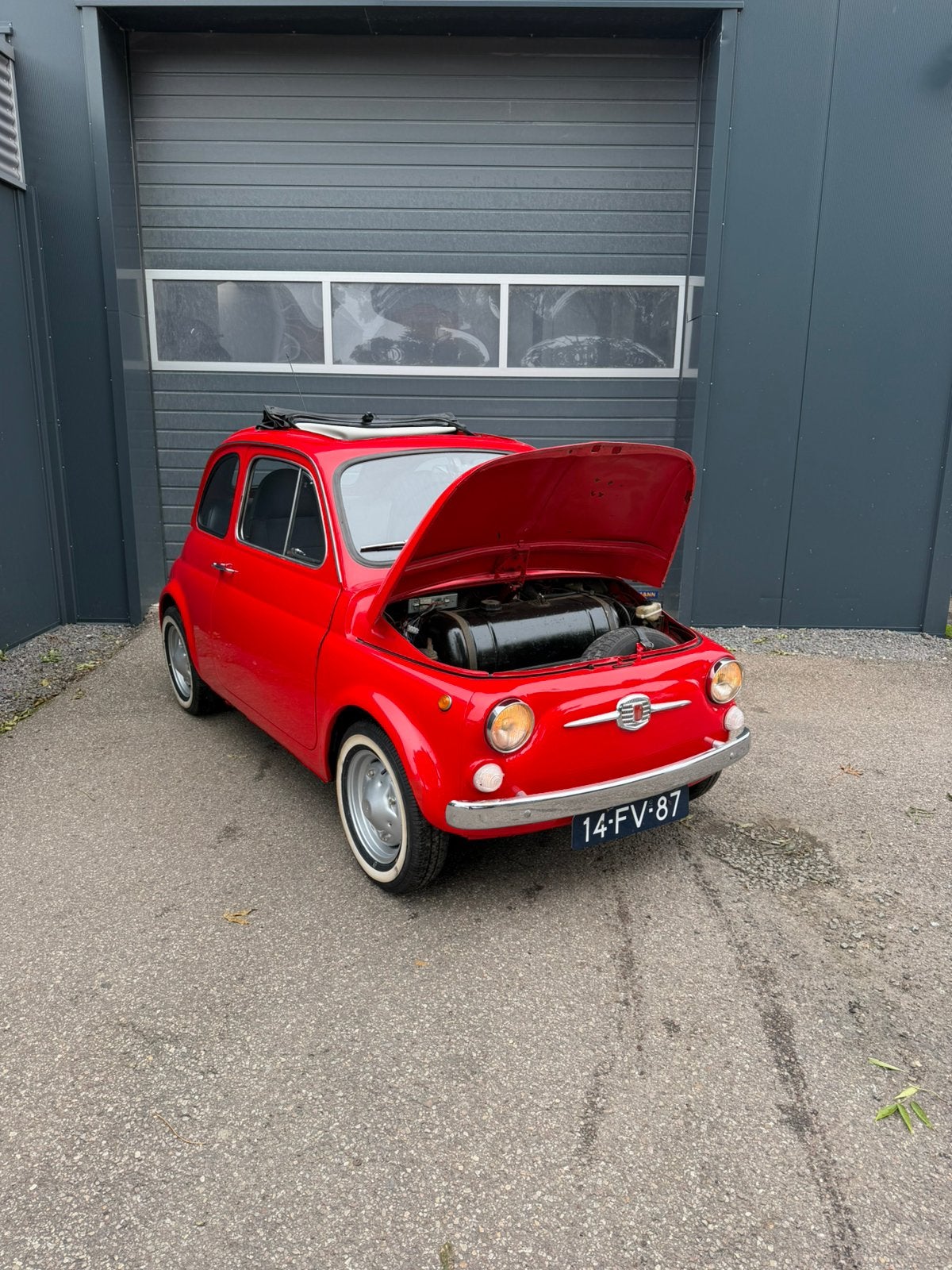 Fiat 500 R oldtimer – 600cc – Ferrari Rood – Whitewalls, foto 9