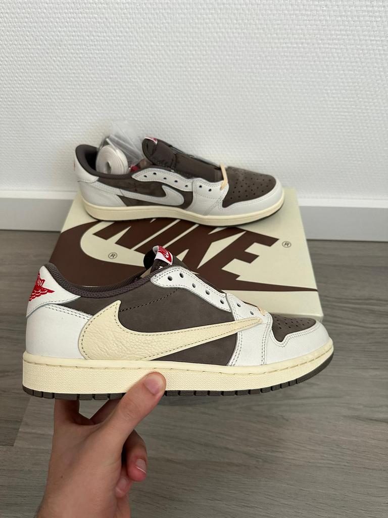 Nike Air Jordan 1 Low Travis Scott Reverse Mocha, Ophalen of Verzenden, Zo goed als nieuw, Bruin