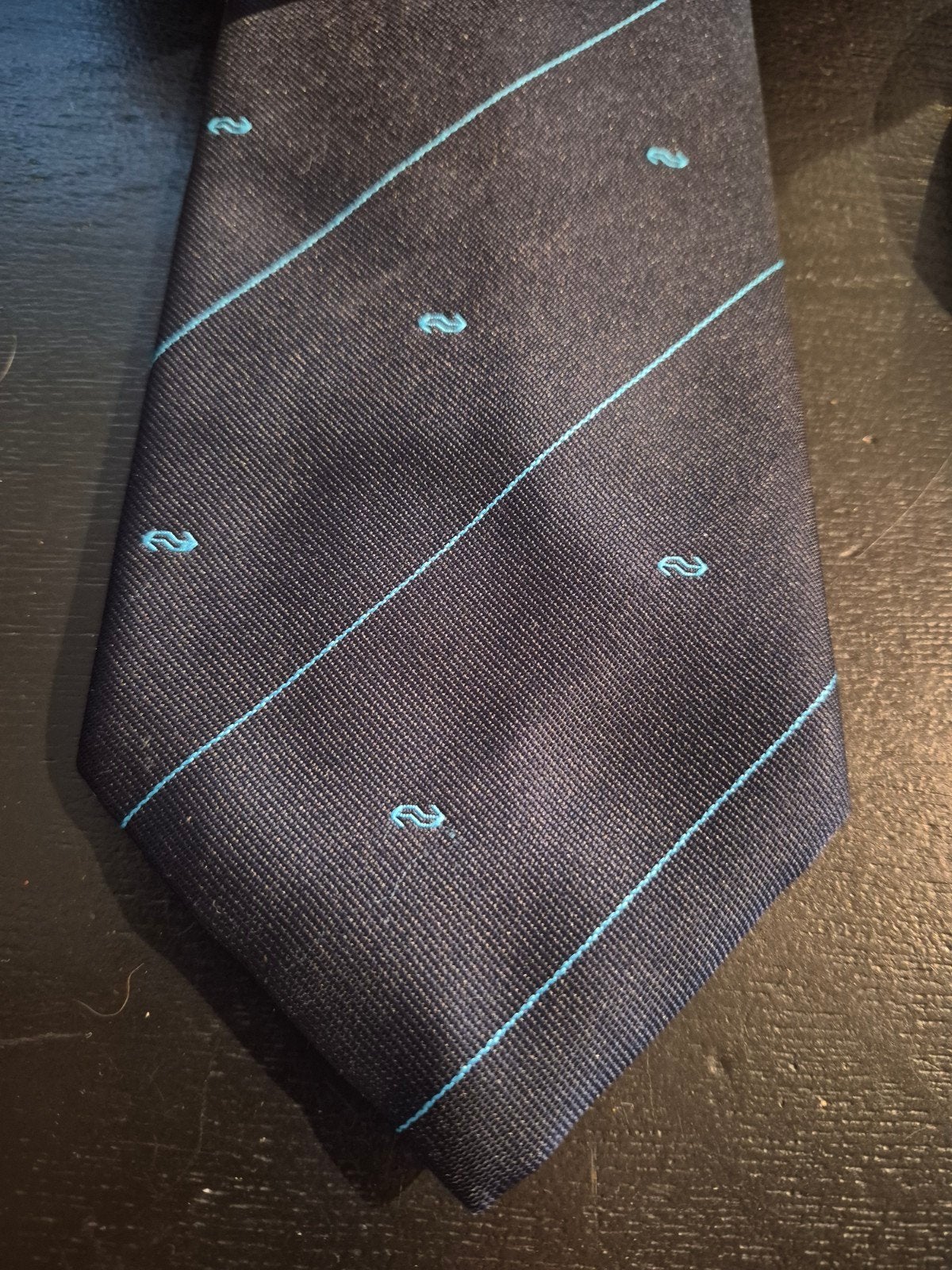 Nederlandse Spoorwegen NS stropdas doorlopend logo blauw, Ophalen of Verzenden, Nieuw, Trein, Overige typen