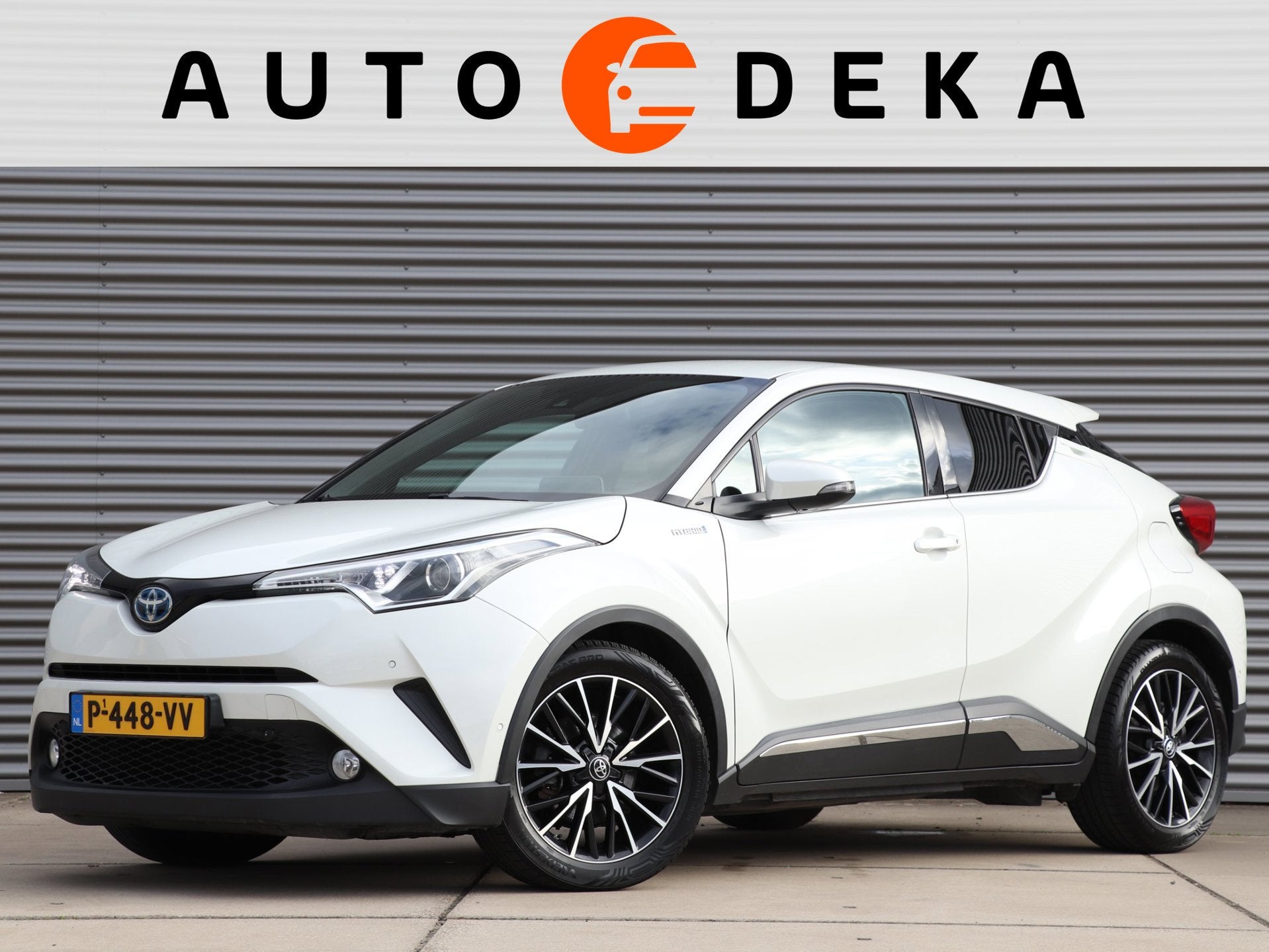 Toyota C-HR 1.8 Hybrid Executive *Navigatie*Stoelverw.*Adapt, Euro 6, 4 cilinders, Leder en Stof, Wit
