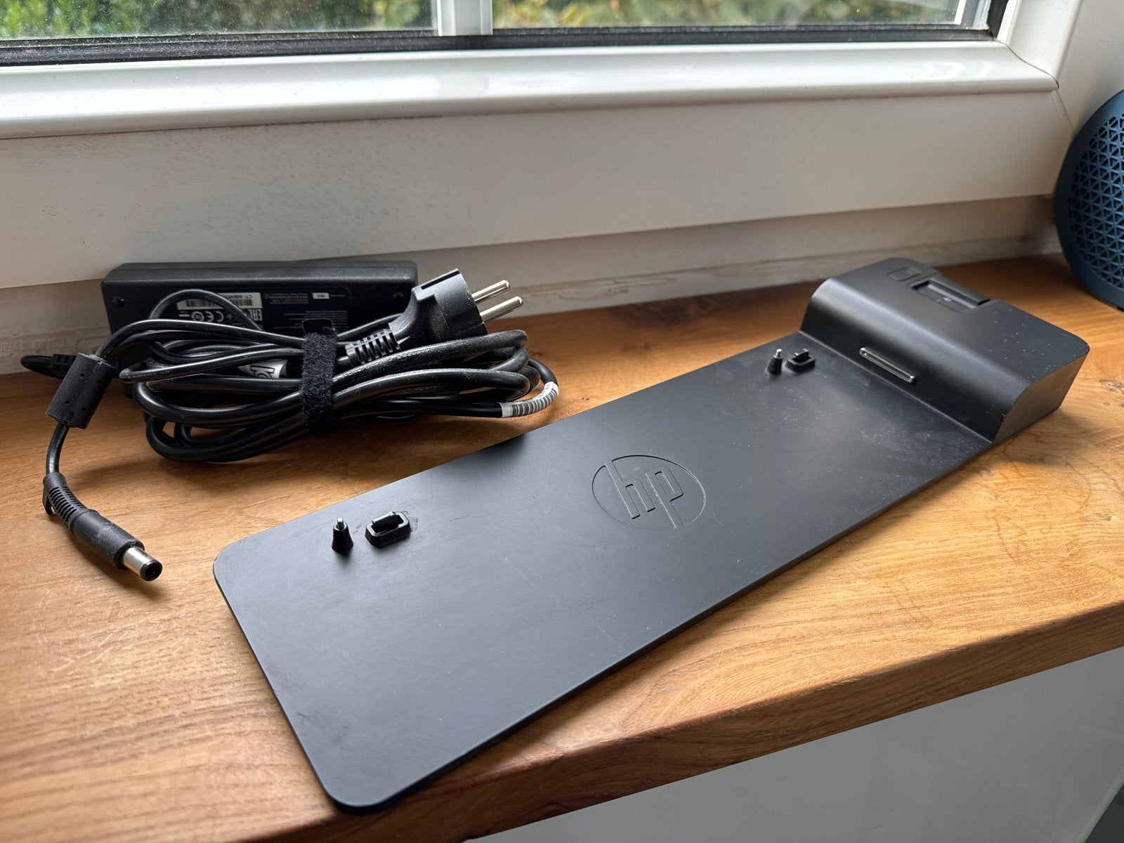 HP 2013 Ultraslim Docking Station met adapter, Ophalen of Verzenden, Gebruikt, Docking station, Laptop