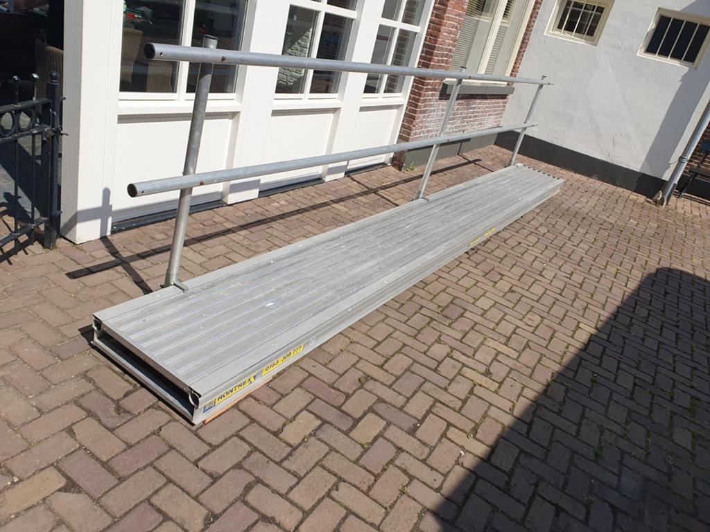 Aluminium werkbrug / loopbrug met leuning 6 meter lang, Doe-het-zelf en Verbouw, Steigers, Ophalen, Gebruikt, Overige typen, 5 meter of hoger