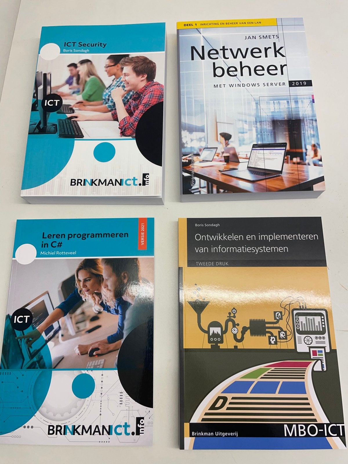 ICT-boeken en Basisopleiding ICT-beheerder, Boeken, Ophalen of Verzenden, Zo goed als nieuw, Vakgebied of Industrie