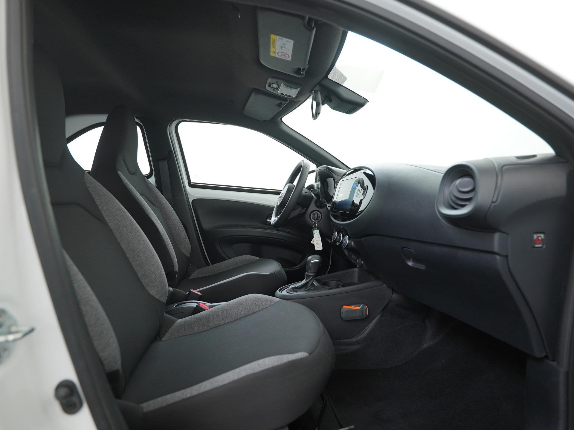 Toyota Aygo X 1.0 VVT-i S-CVT Play Automaat | Camera | Apple, 12 maanden, Stof, Gebruikt, Euro 6