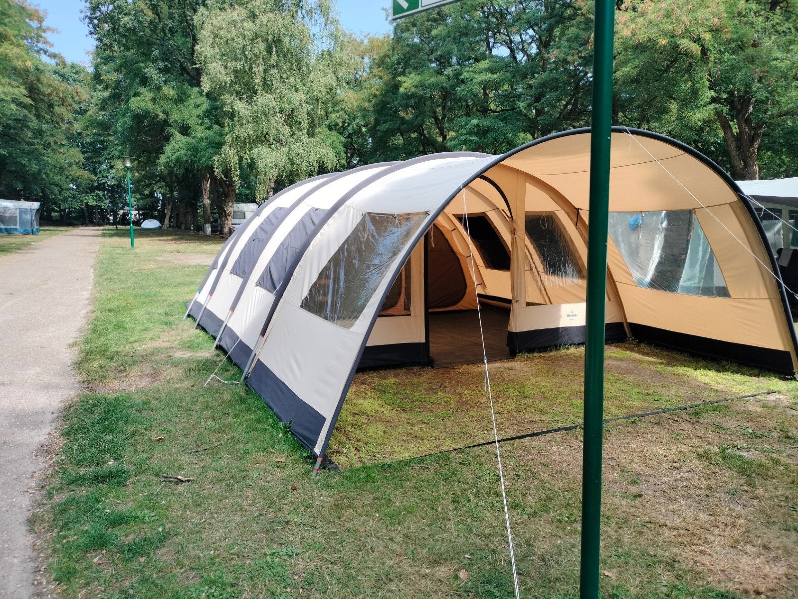 Ruime tunneltent voor 6+ personen - Ideaal voor gezinnen, Ophalen, Zo goed als nieuw, Meer dan 6