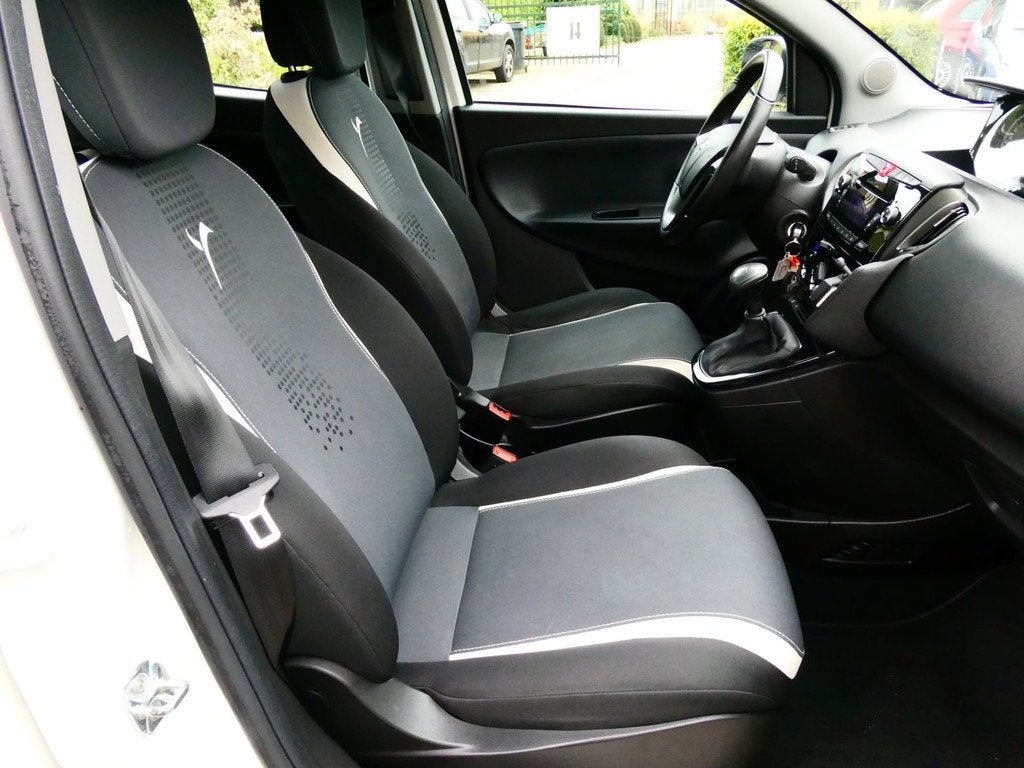 Lancia Ypsilon 0.9 TwinAir Elefantino Plus 80pk 1e eig Autom, Auto's, Lancia, Stof, Wit, Origineel Nederlands, Bedrijf