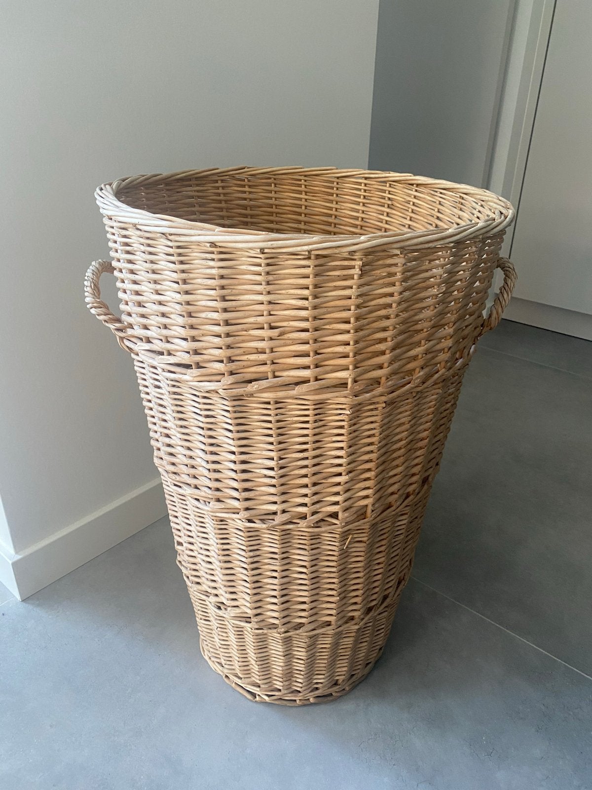Grote rieten mand - 75x50 cm, Huis en Inrichting, Woonaccessoires | Schalen en Manden, Ophalen, Gebruikt, Gevlochten, Mand